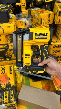 Dewalt 20v 23 Ga Pin Nailer 