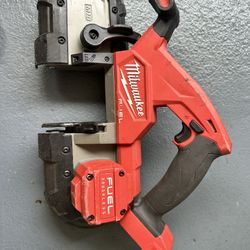 Milwaukee Bandsaw