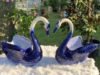 Swan flower pot planters $90