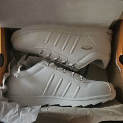 New mens all white lugz