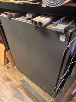HP 22U server rack (half rack 22-u)