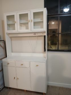 Kitchen hutch  Aparador vitrina