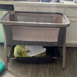 Monbebe Height Adjustable Bassinet