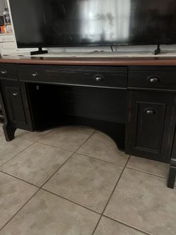 Computer Desk