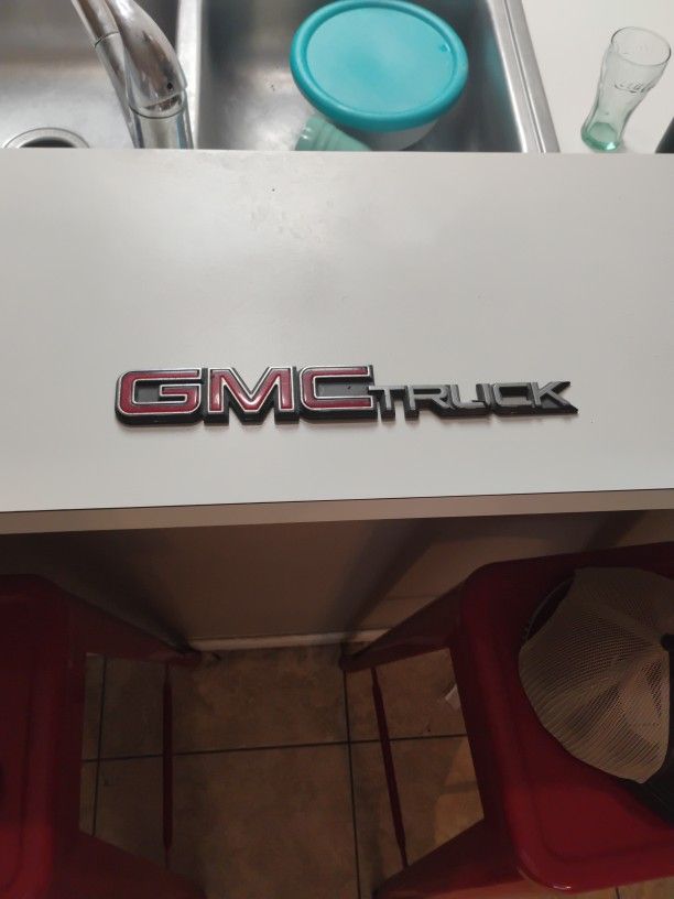 "GMC TRUCK" Emblem