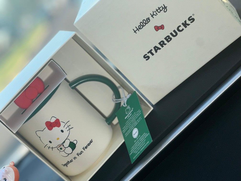 Hello Kitty Starbucks