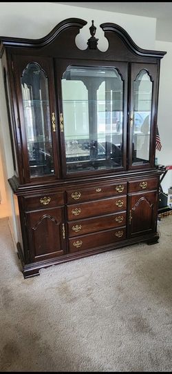 2 Piece China Cabinet
