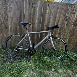 Iron Horse Hybrid Bike – 56cm Frame 