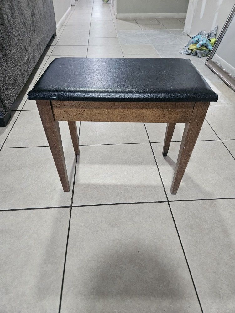 Bech Stool