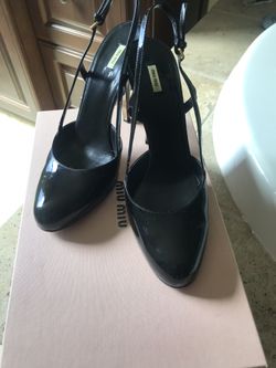 Mui Mui Patent Leather Mary Jane heels 38