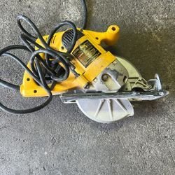 Dewalt Circular Saw