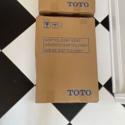 New In Box Toto Soft Close Toilet Seat