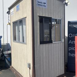 Shed, 400 gallon water tank, 900 pots, drink fridge, welding tanks