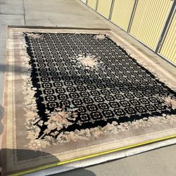 Beautiful Oriental Rug Of Highest Quality 