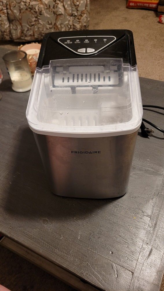 Frigidaire Ice Maker