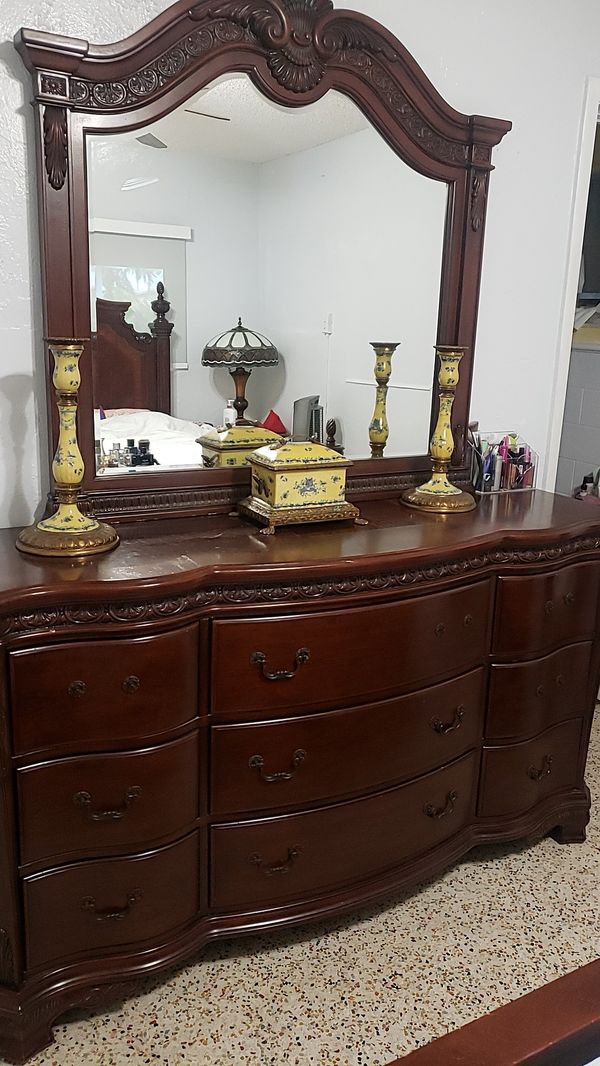 Juego de cuarto King size for Sale in Miami, FL - OfferUp