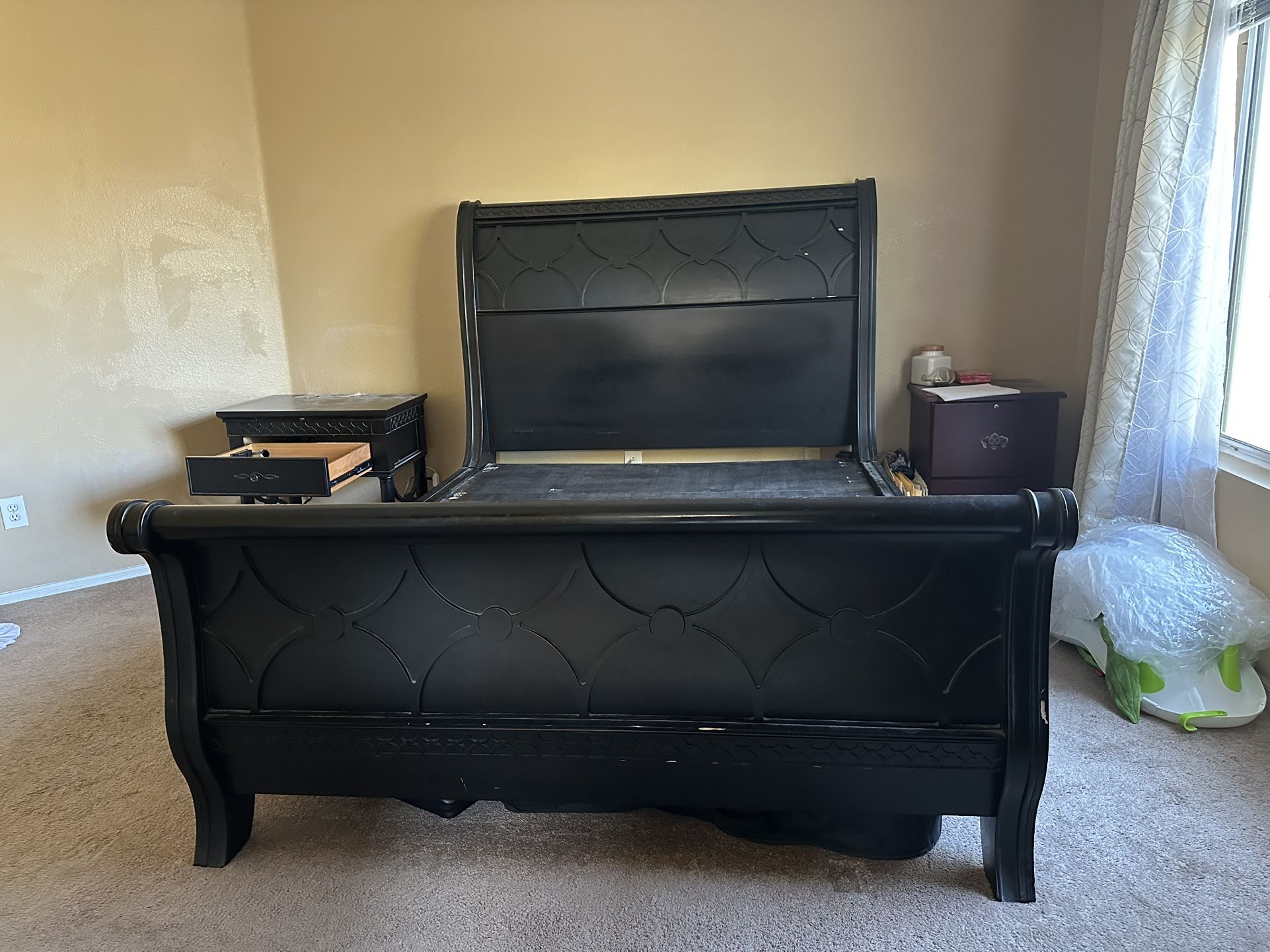 Queen Storage Sleigh Bed 3 Piece Set