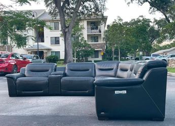 Couch/Sofa Sectional - Electric Recliners - Black - Delivery Available 🚛