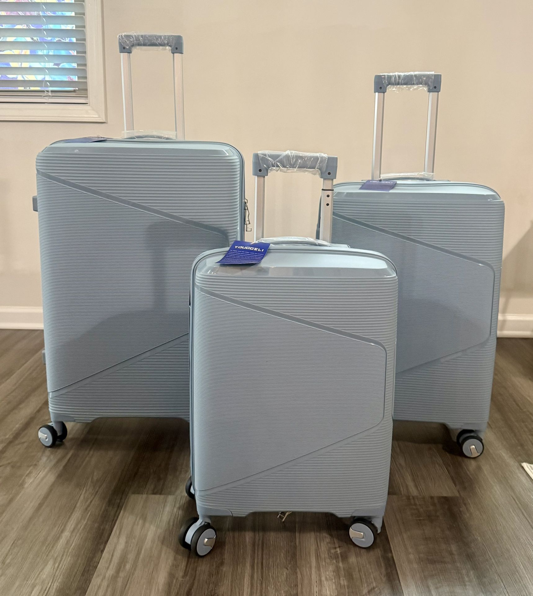 Luggage Set Of 3 -New !!