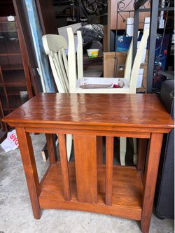 Mission Style Solid Wood End Table / Side Table with Bottom Shelf