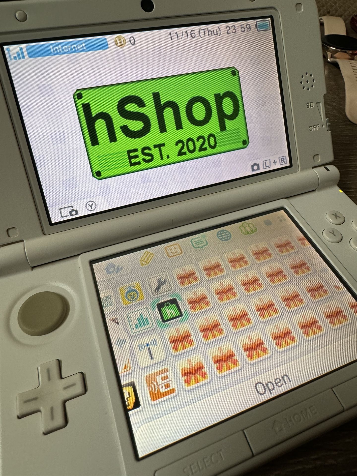 Japanese 3DS LL In White