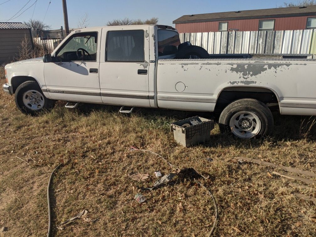 3 One Ton Chevy Trucks Diesel 6.5 Year 94 No Title Good For Parts They Are Still All Complete One Is 4x4 Give Me An Offer