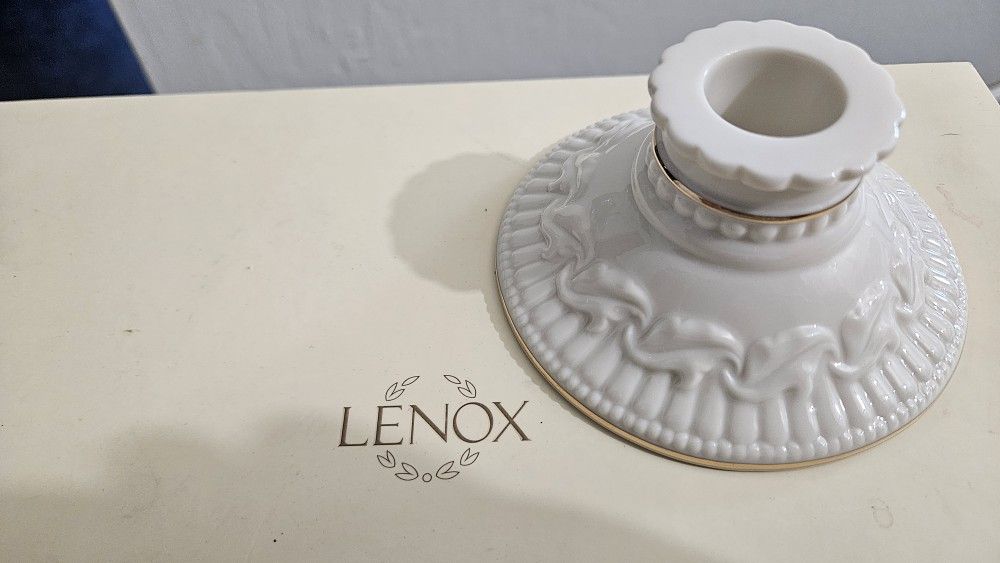 LENOX Candle holders w candles