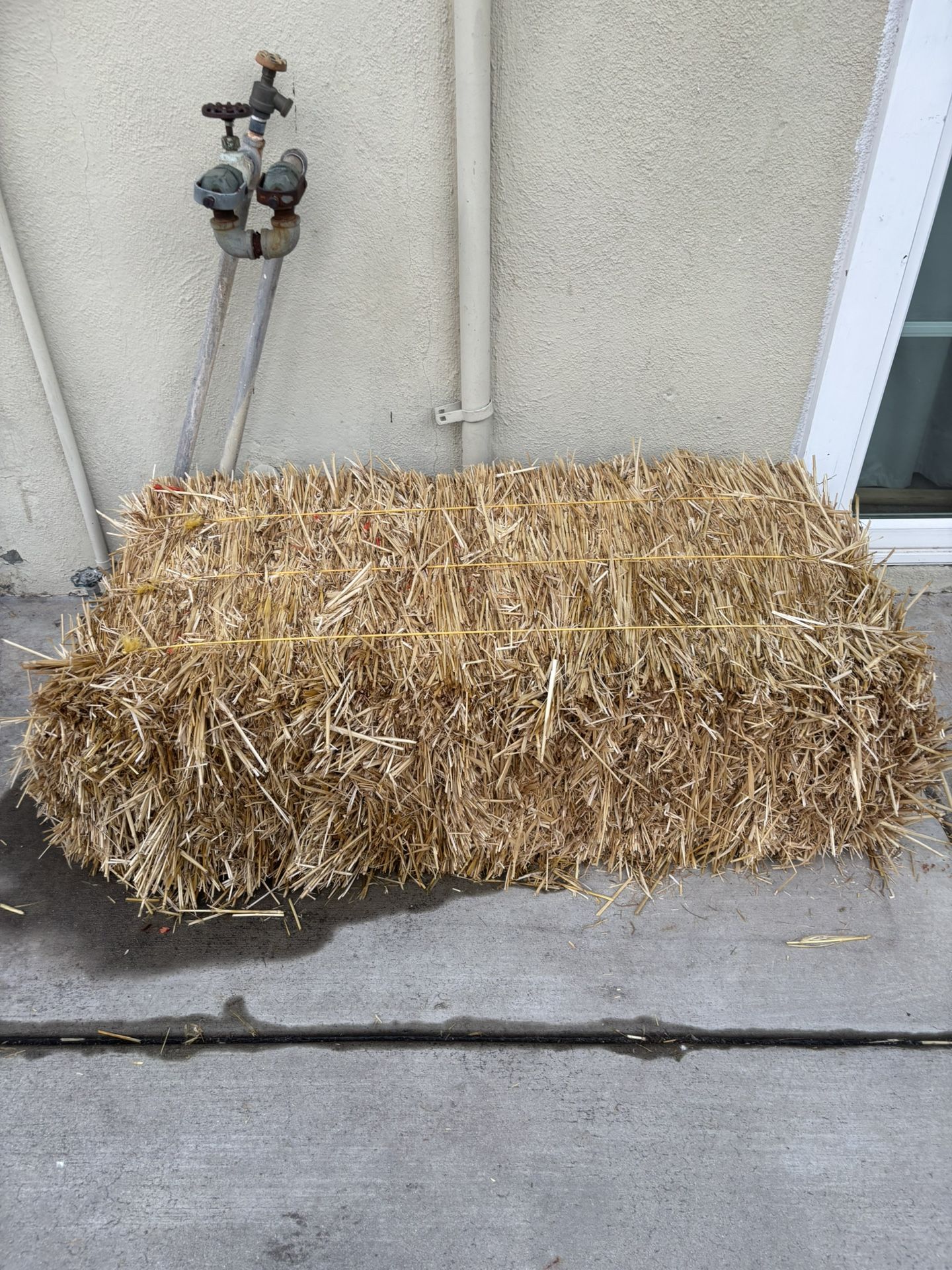 1 Bails Of Hay For Sale 