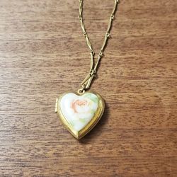 Avon Heart Photo Locket Necklace 