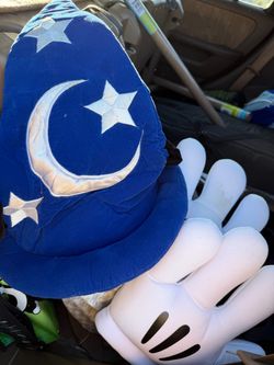 Disney Fantasmic Sorcerer Mickey Mouse Hat & Gloves