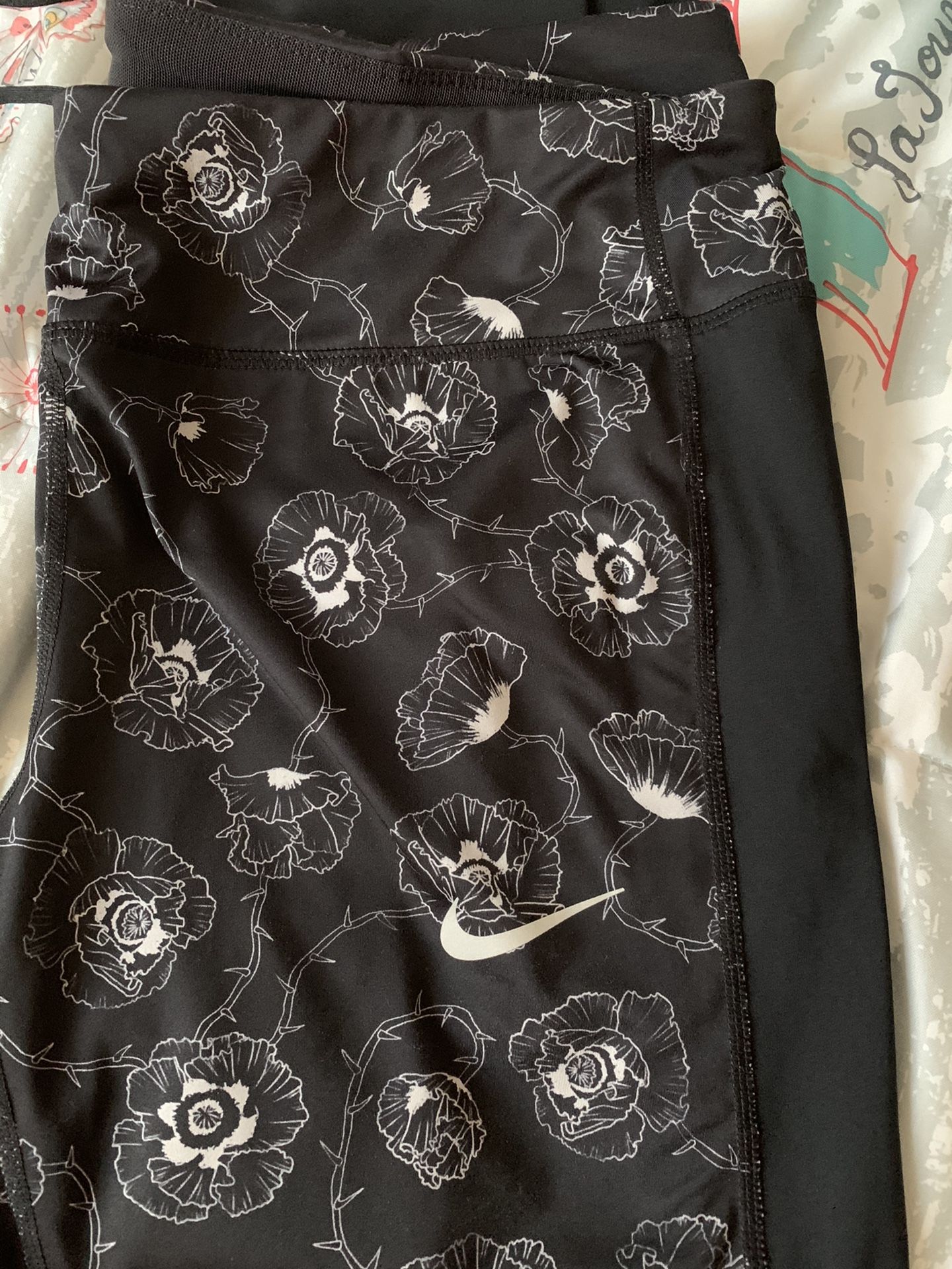XL Nike leggings