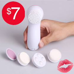 Face cleansing scrub brush