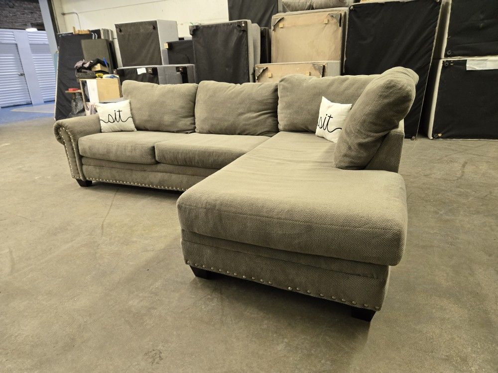 *Same Day Delivery Available!*
Nailhead Chaise Sectional