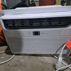 In Window Air Conditioner 