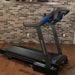 Horizon Treadmill 7.0AT