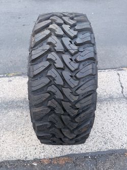 (1) 35x12.50R18 Toyo Mud Terrain