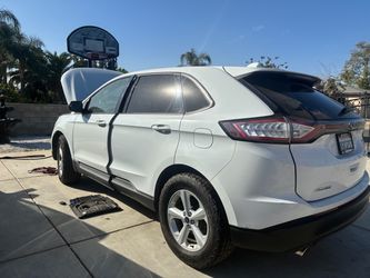 2014 Ford Edge read description