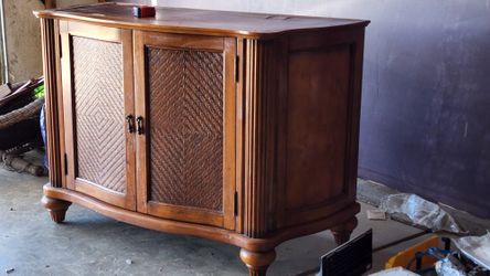 Vintage Tv Stand.  Real Wood And Looks Great