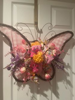 Bright Butterfly Wreath