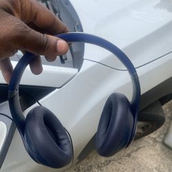 Studio Beats Head Phones  Comes With Case And Charger