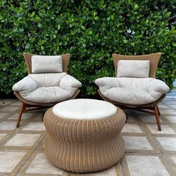 Big Chairs and Ottoman Set excellent quality perfect conditions 