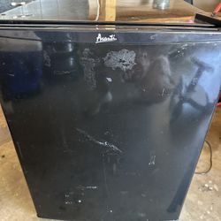 Mini fridge