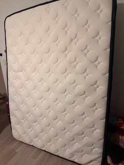 Queen Size Mattress White Quilted