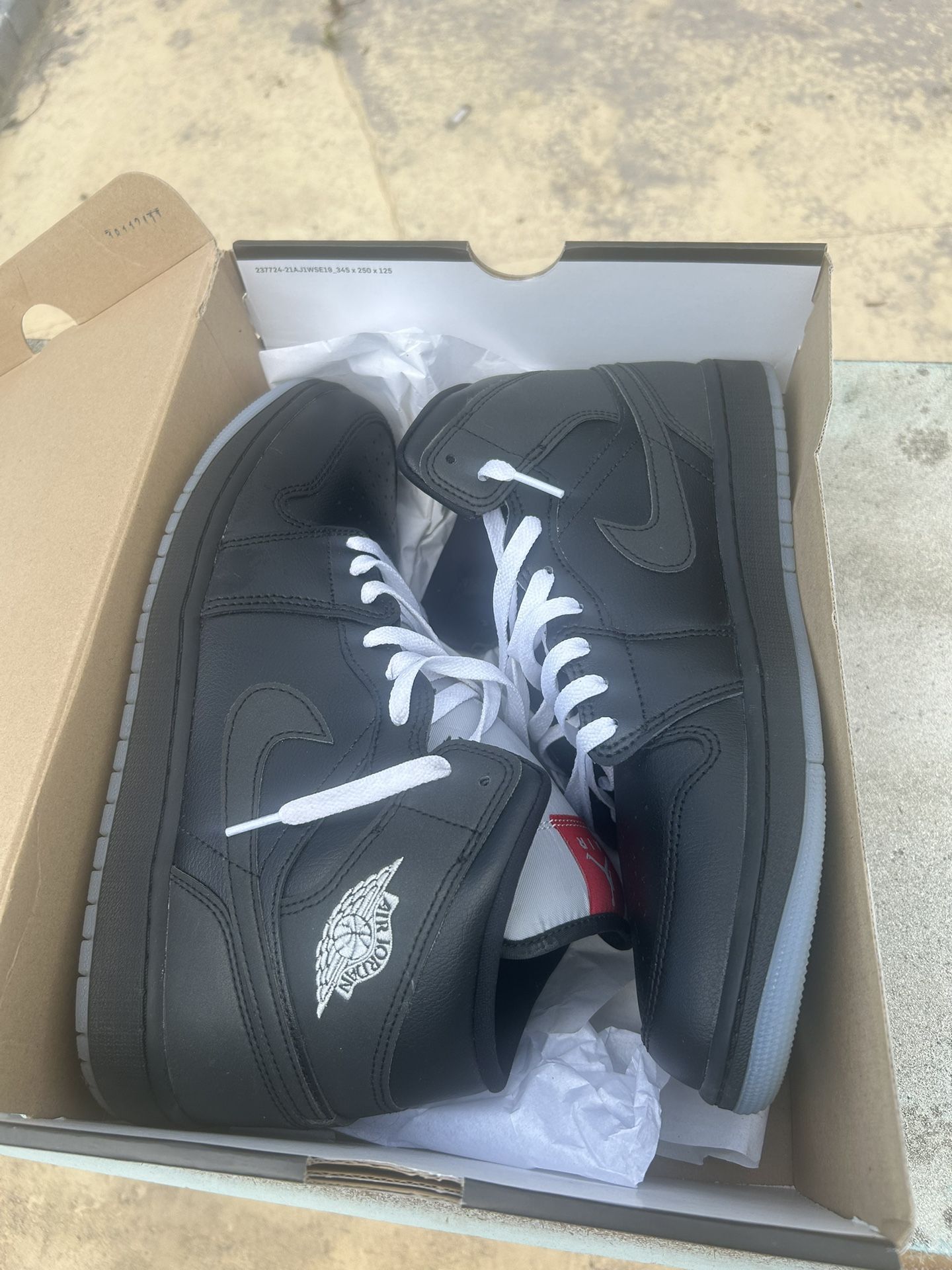 Black Air Jordan’s Mid