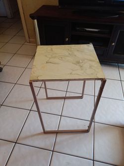 Lil table