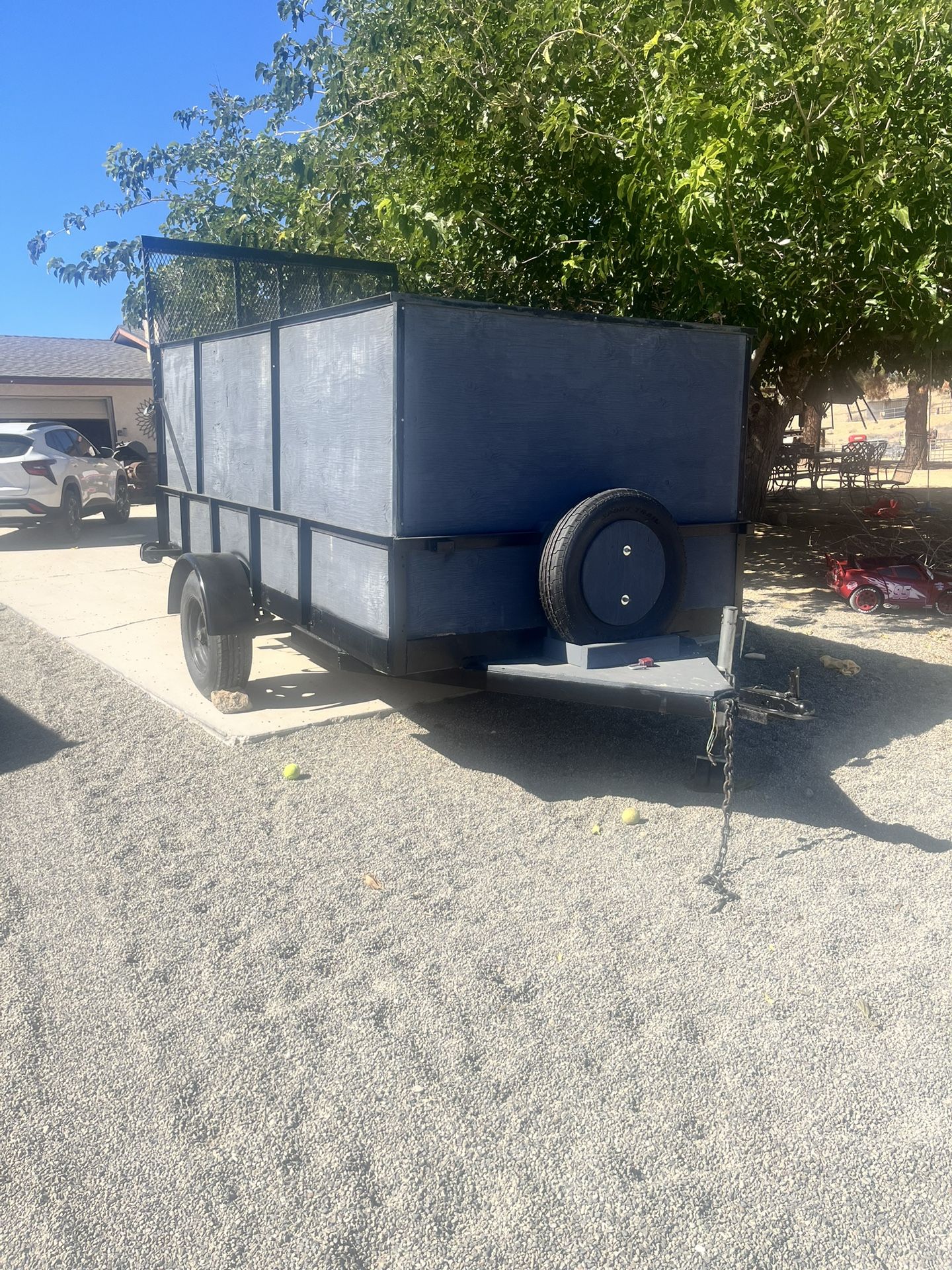 6x12 CARGO TRAILER WITH LIFT GATE