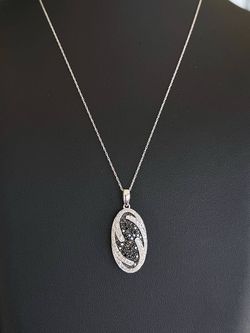 White & Black Diamond 14kt White Gold 3d Cluster Oval Floating Pendant and chain