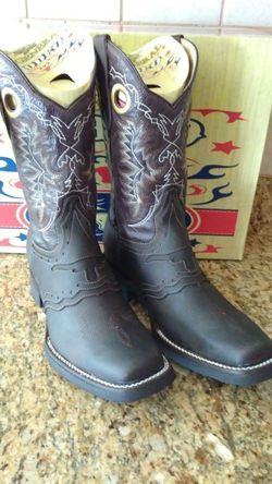Botas nuevas y originales