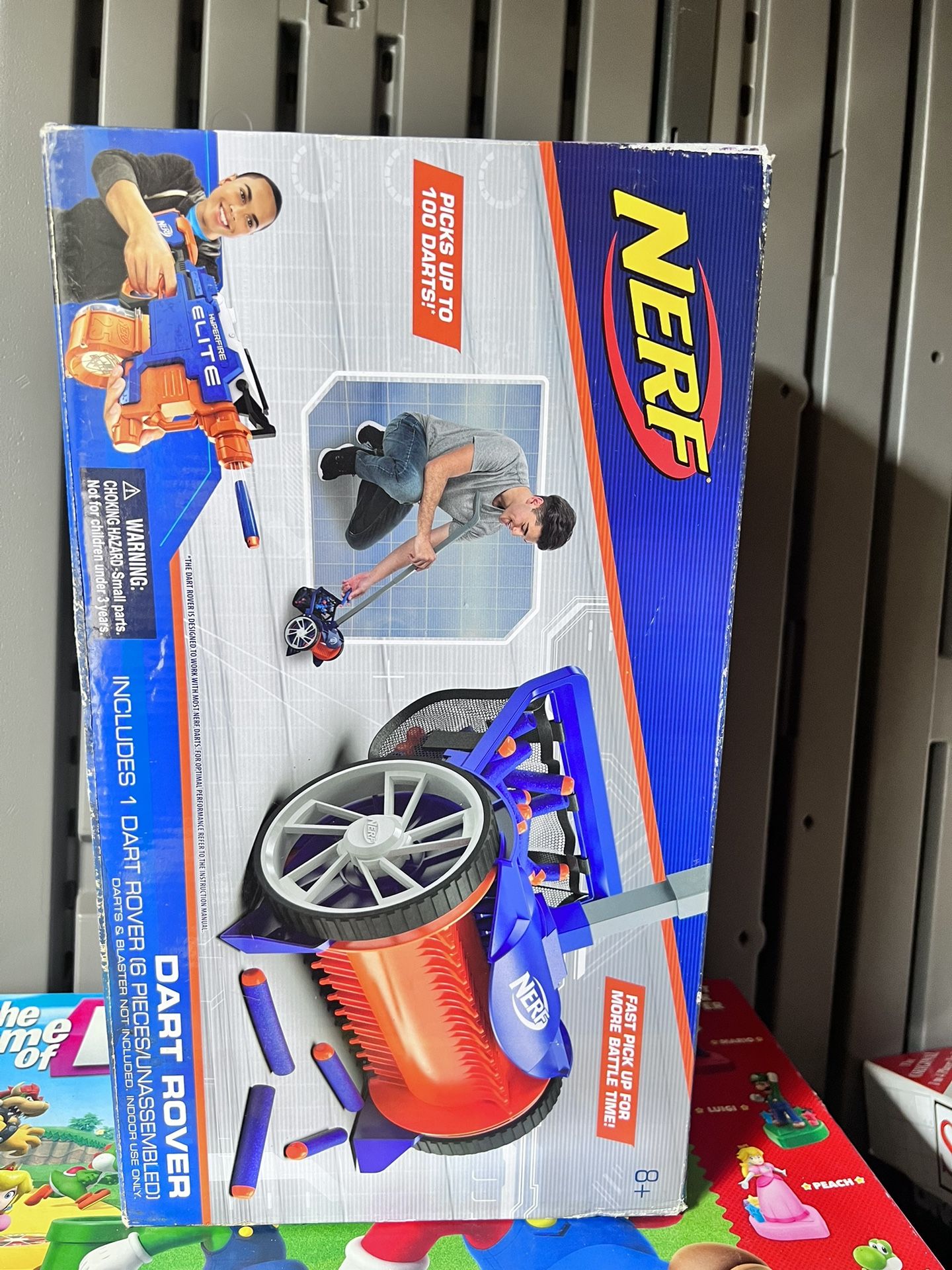 NERF Elite Dart Rover Vacuum - Picks up 100 Darts!