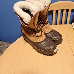 New Eddie Bauer  Snow Boots